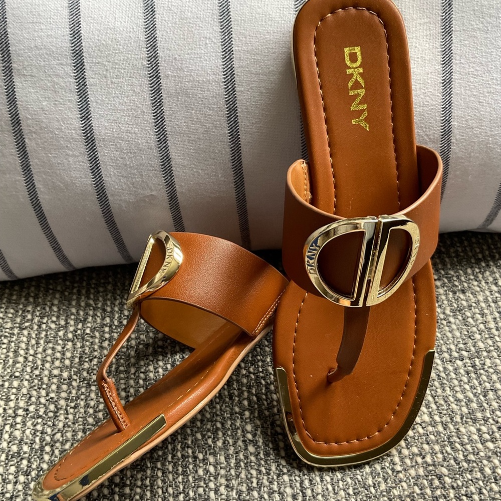 DKNY Women’s Sandals - NEW never worn - Picture 2 of 4